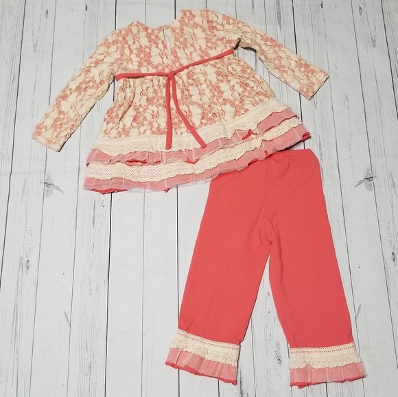 ISOBELLA & CHLOE Girl's Lace Ruffled Outfit - Picture 2 of 8